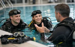 Schwimmbadtraining für angehende Taucher